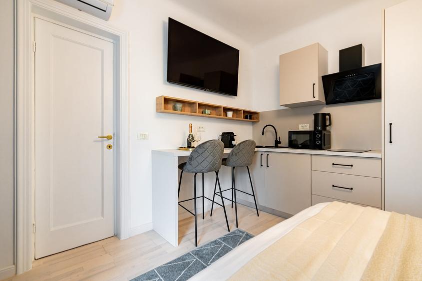 Apartament cu 2 camere semidecomandat în P-ța Amzei