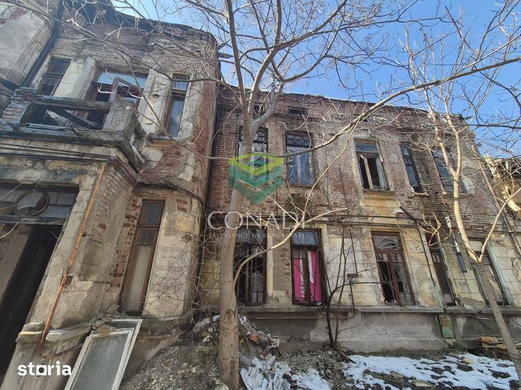 Casă cu 6 camere cu Teren 710 Mp în Victoriei
