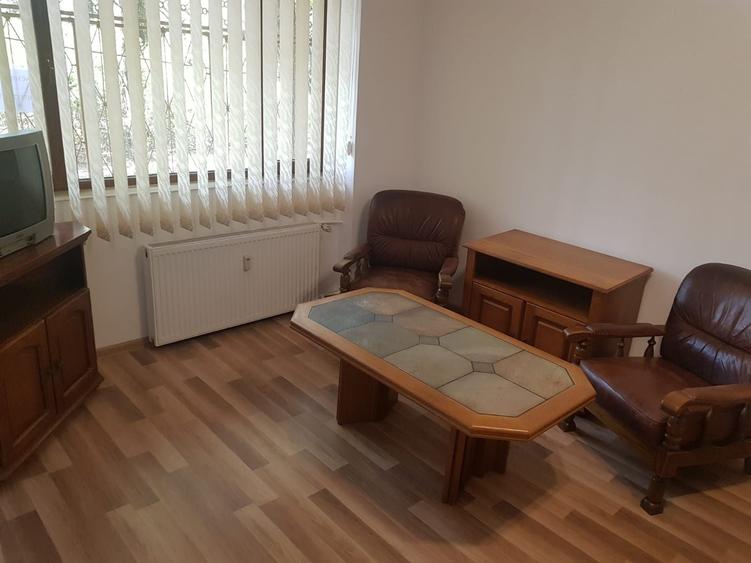 Garsonieră decomandată în Sud
