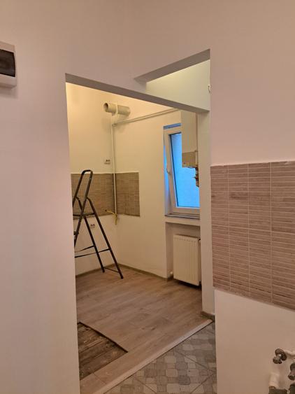 Apartament cu 3 camere nedecomandat, mobilat în Armeneasca