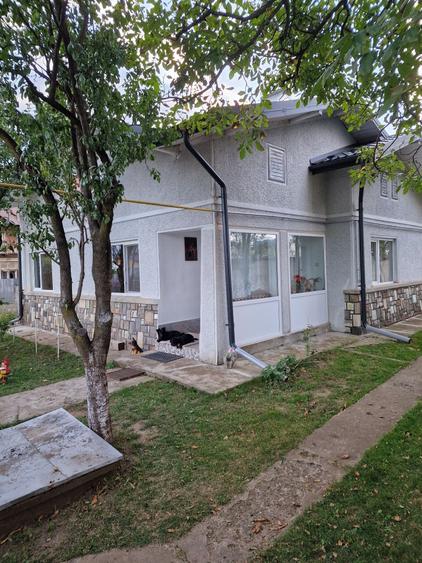 Casă cu 4 camere în Brebu