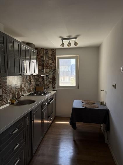 Apartament cu 2 camere semidecomandat în Victoriei