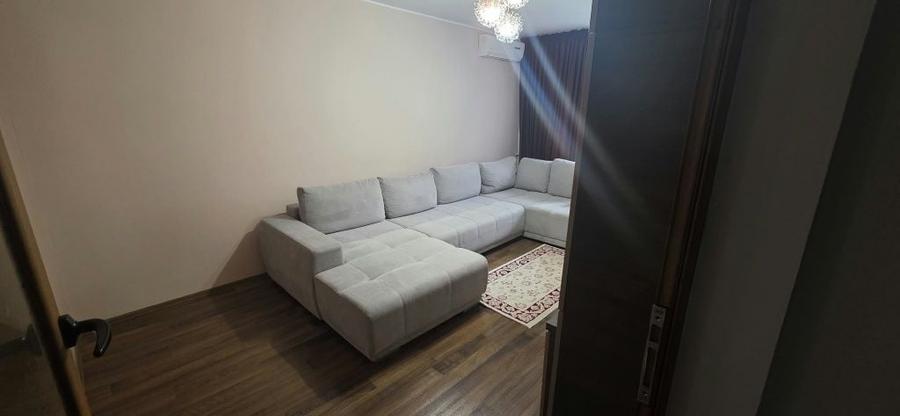 Apartament cu 3 camere decomandat în Micro 17
