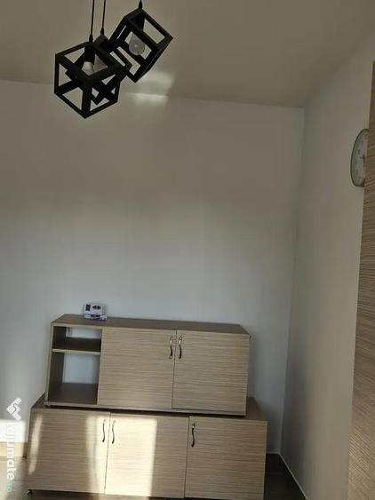 Garsonieră decomandată în Poarta 6