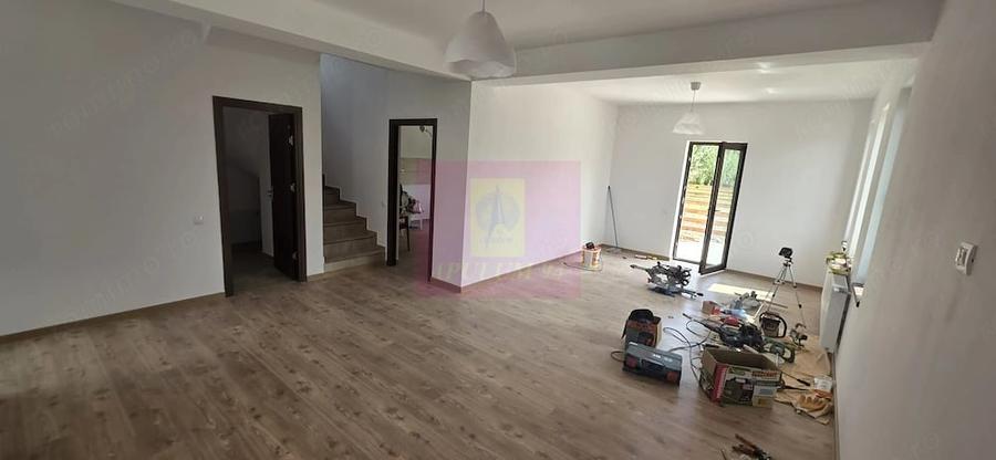 Vila cu 4 camere de vanzare in Brebu - 15