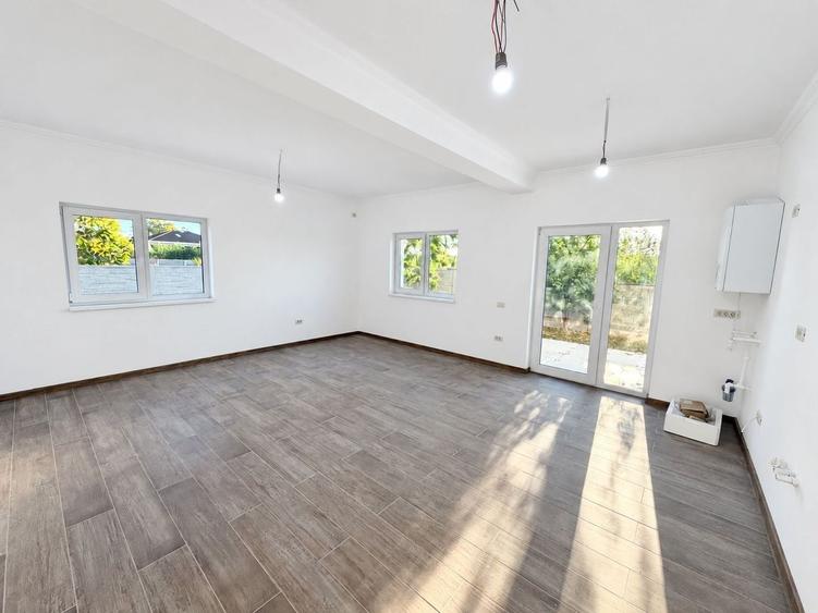 Duplex cu 4 camere cu Canalizare în Moșnița Nouă