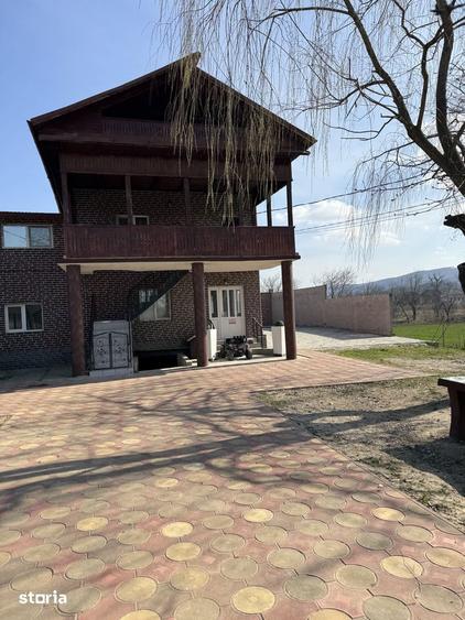 Casa cu 8 camere, piscina ?i garaj - 5