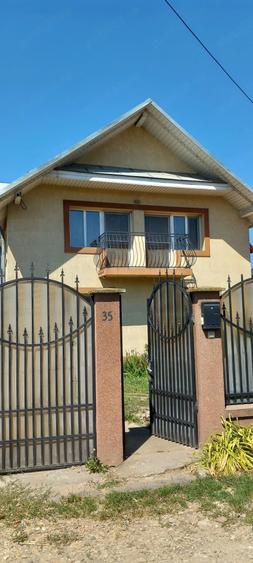 Casă cu 7 camere cu Teren 370 Mp în Central