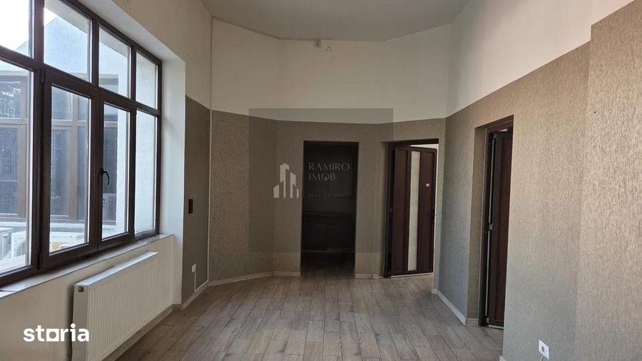 Spațiu comercial, de 1,020 mp, în Centrul Civic