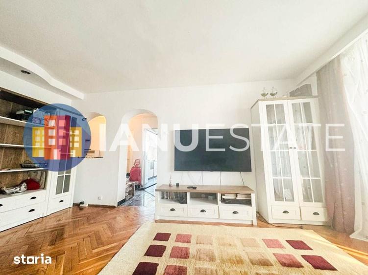 Apartament cu 3 camere decomandat în Titan