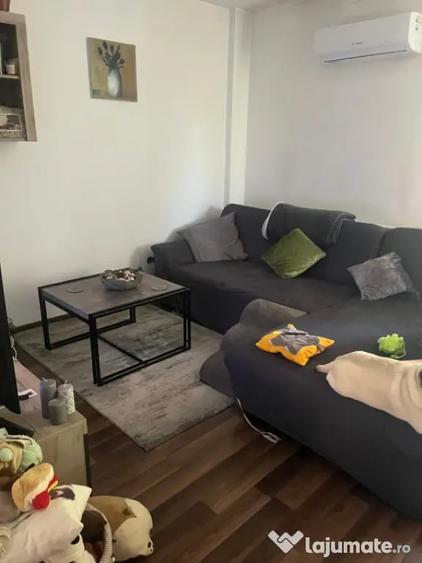 Apartament cu 3 camere decomandat în Florești