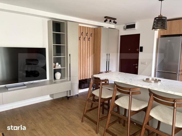 Apartament cu 4 camere semidecomandat în Central