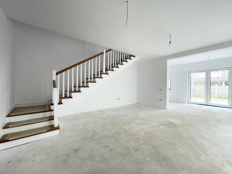 Duplex cu 4 camere cu Canalizare în Urseni