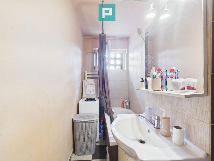 Apartament cu 3 camere decomandat, mobilat în Aurel Vlaicu