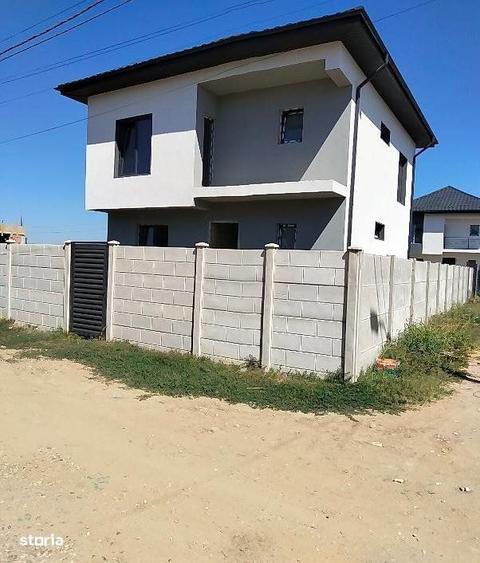 Casă cu 4 camere în Vârteju