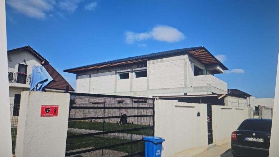 Casă individuală cu 6 camere cu Teren 450 Mp în Valu lui Traian
