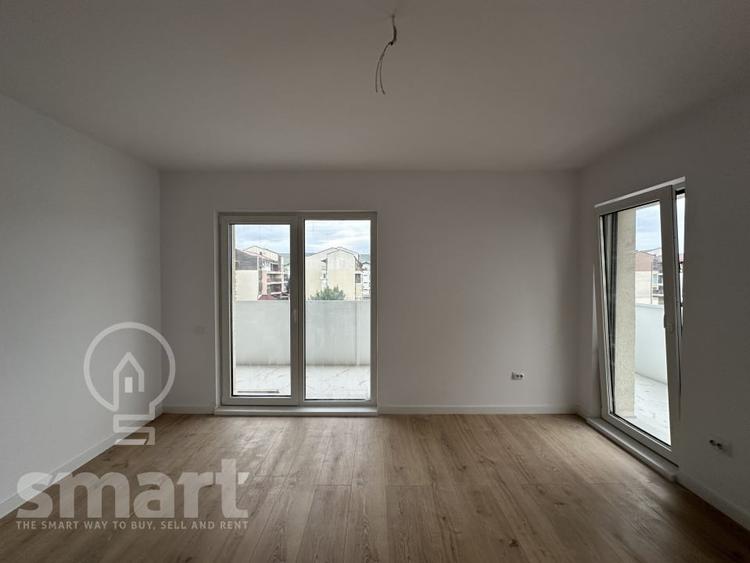 Apartament cu 3 camere semidecomandat în Florești