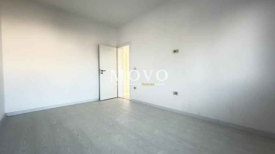 Duplex cu 4 camere cu Canalizare în Moșnița Nouă