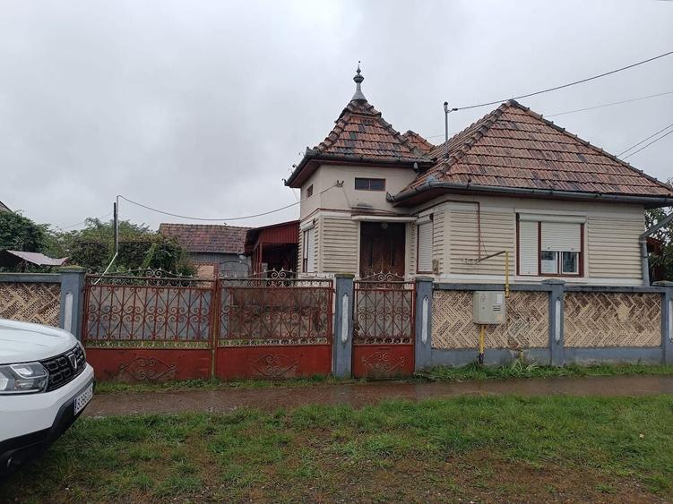Casă cu 3 camere în Cipău