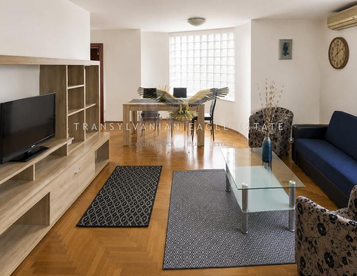 Apartament cu 3 camere semidecomandat, mobilat în Zorilor