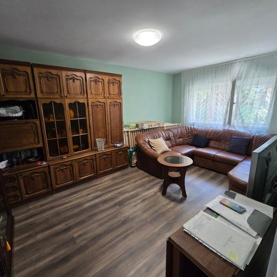 Apartament cu 3 camere decomandat, mobilat în Zimbru