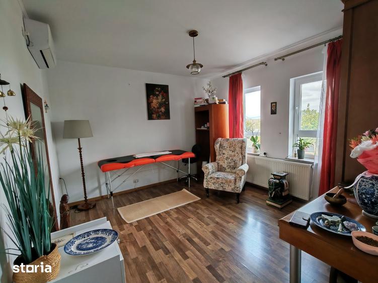 Casă cu 5 camere cu Teren 486 Mp în Central