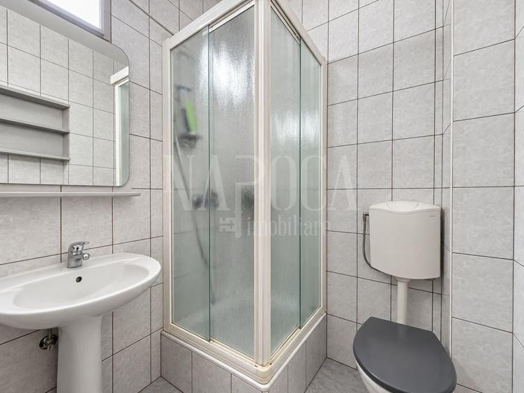 Apartament cu 4 camere semidecomandat în Central