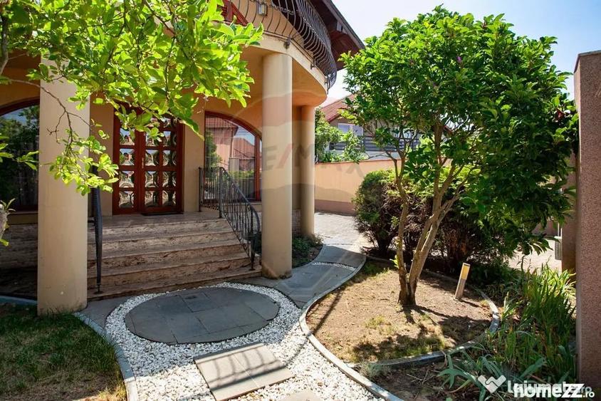 Casă cu 2 camere cu Teren 900 Mp în Est