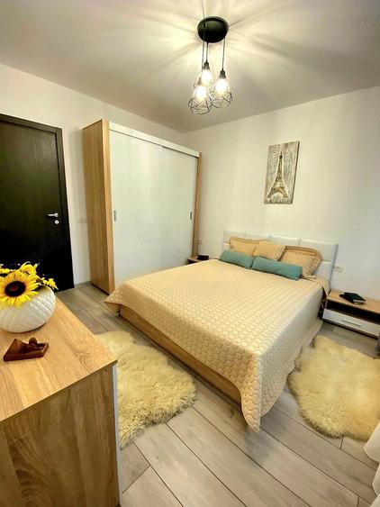 Apartament cu 2 camere decomandat în Uverturii