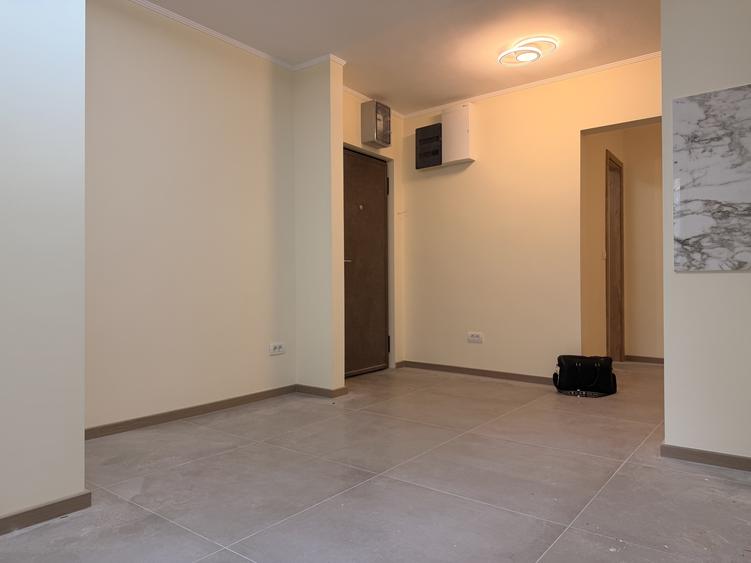 Apartament cu 3 camere decomandat în Complex Studențesc