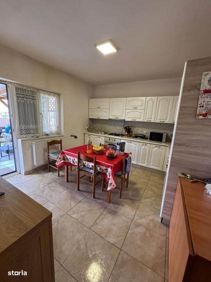 Casă cu 4 camere decomandat cu Teren 427 Mp în Central