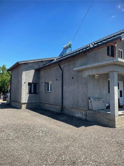 Casă cu Teren 1800 Mp în Finta
