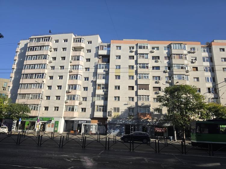 Apartament cu 2 camere decomandat în Moșilor