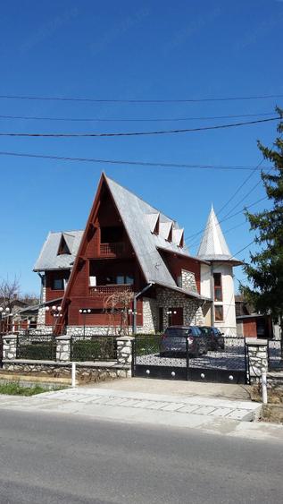 Casă cu 8 camere cu Teren 2473 Mp în Găgeni