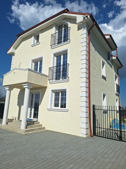 Casă cu 4 camere în Stupini