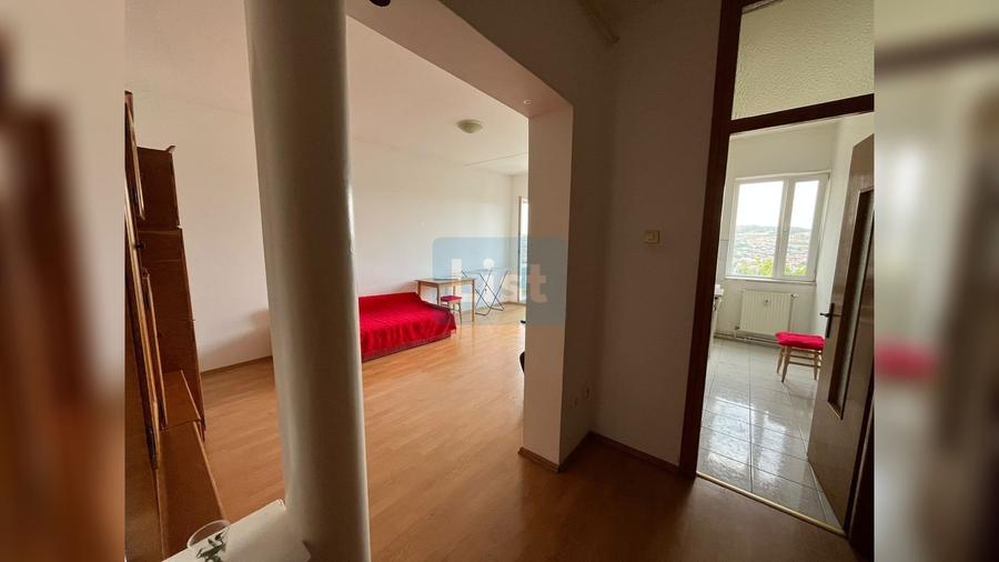 Apartament cu 1 camere decomandat în Gruia