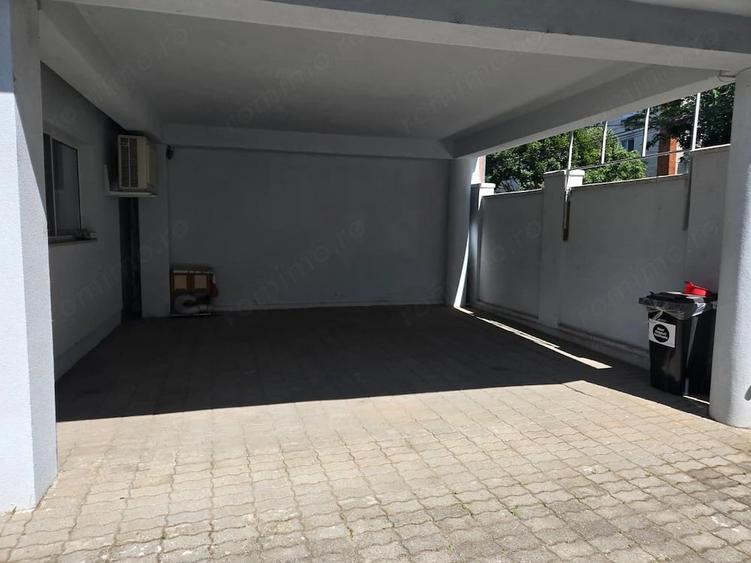 Casă cu 7 camere cu Teren 600 Mp în Șagului