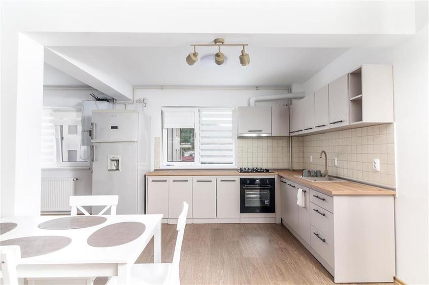 Apartament cu 3 camere semidecomandat, mobilat în Mănăștur