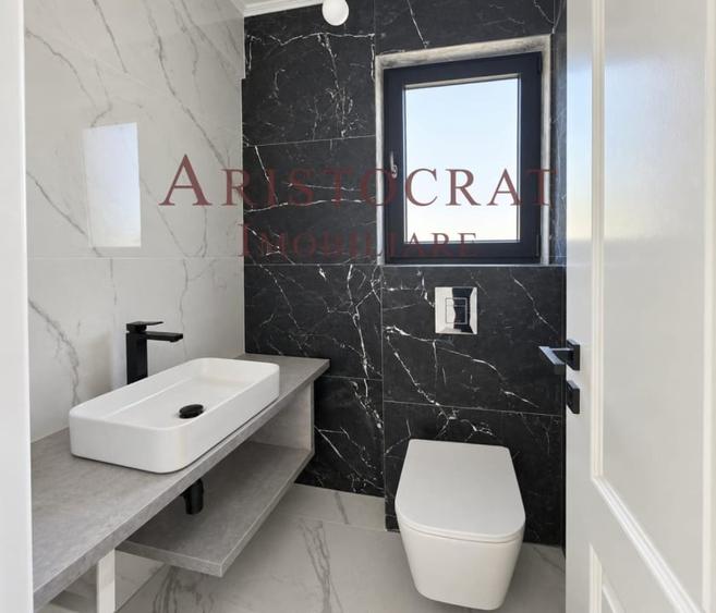 Casă cu 5 camere cu Teren 330 Mp în Corbeanca