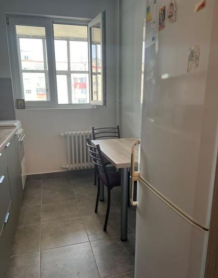 Apartament cu 2 camere semidecomandat, mobilat în Olteniței