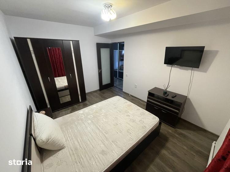 Apartament cu 3 camere în Craiovița Nouă