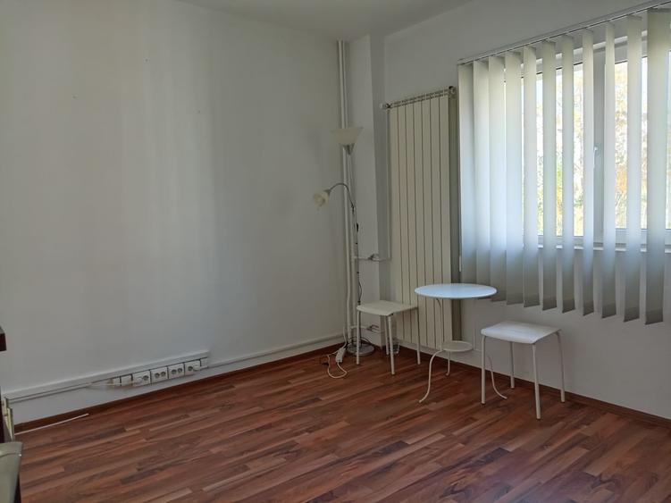 Apartament cu 4 camere în Moșilor