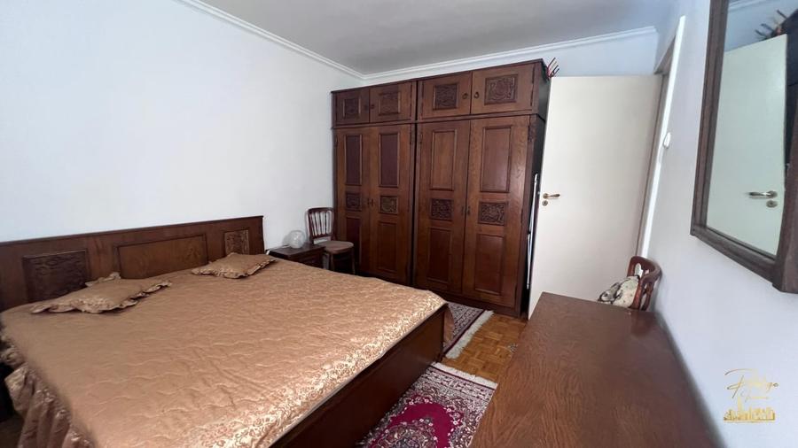 Apartament cu 3 camere decomandat, mobilat în Central