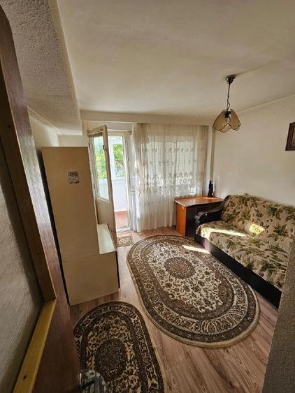 Apartament cu 3 camere decomandat în Gara