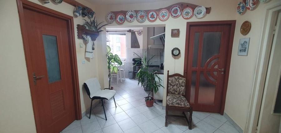 Apartament cu 3 camere de vanzare, strada Sovata, tip C, cu panorama spre Crisul - 3