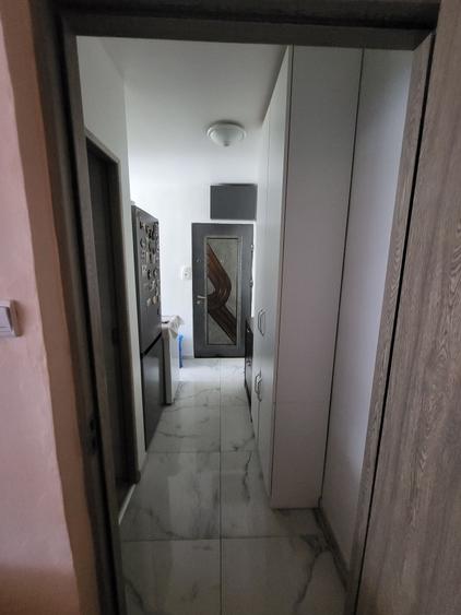 Apartament cu 2 camere semidecomandat în Valenta