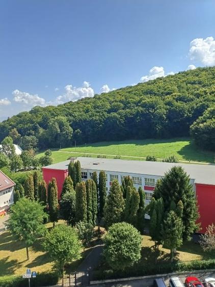 Apartament cu 4 camere decomandat, mobilat în Răcădău