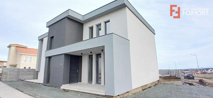 Casă individuală cu 4 camere cu Piscina în Giarmata