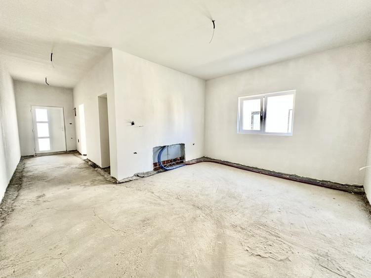 Duplex cu 3 camere cu Canalizare în Moșnița Veche