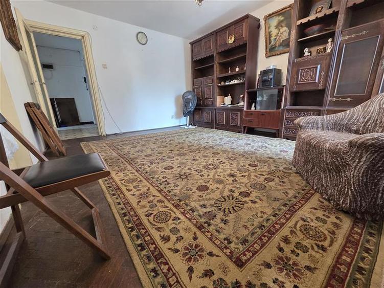 Apartament cu 3 camere semidecomandat, mobilat în Domenii